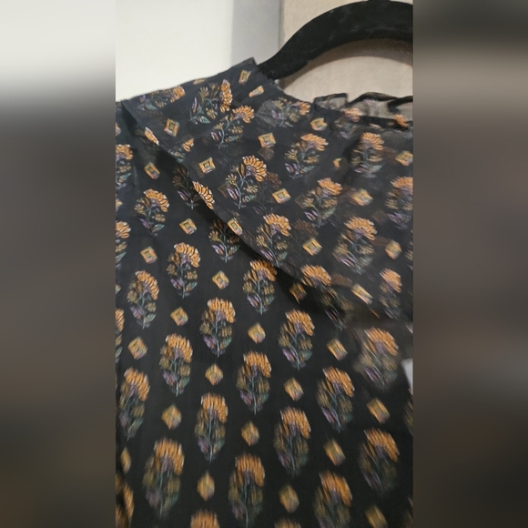 MANGO Black & Yellow Floral Ruffled Mock WrapTop. Size XS NWT - Picture 13 of 13